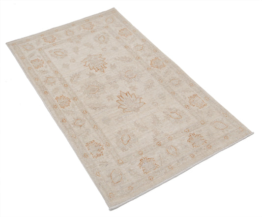 Hand Knotted Serenity Wool Rug - 2'6'' x 4'1''