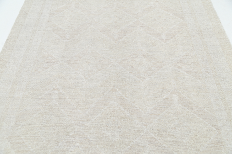 Hand Knotted Oushak Wool Rug - 5' 11" X 8' 10" 5' 11" X 8' 10" (180 X 269) / Ivory / Wool