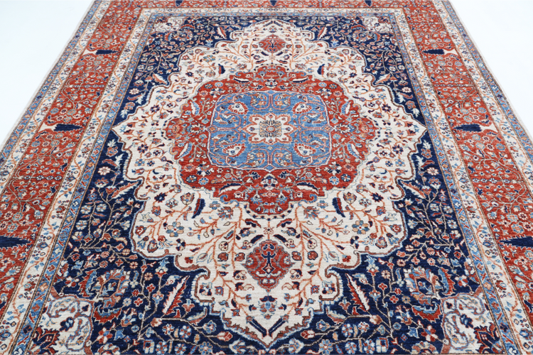 Hand Knotted Heriz Wool Rug - 7' 10" X 9' 5" 7' 10" X 9' 5" (239 X 287) / Ivory / Wool