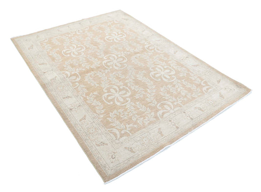 Traditional Hand Knotted Serenity Farhan Wool Rug of Size 4'8'' X 6'3'' in Taupe and Ivory Colors - Made in Afghanistan