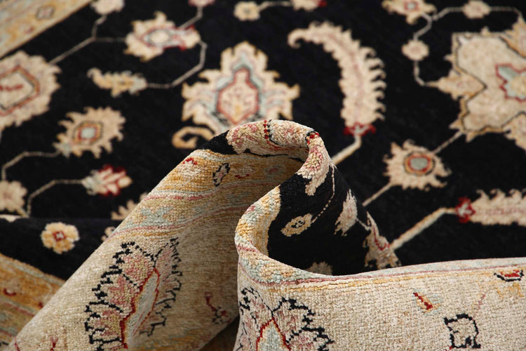 Traditional Hand Knotted Ziegler Farhan Wool Rug of Size 5'7'' X 8'1'' in Black and Ivory Colors - Made in Afghanistan