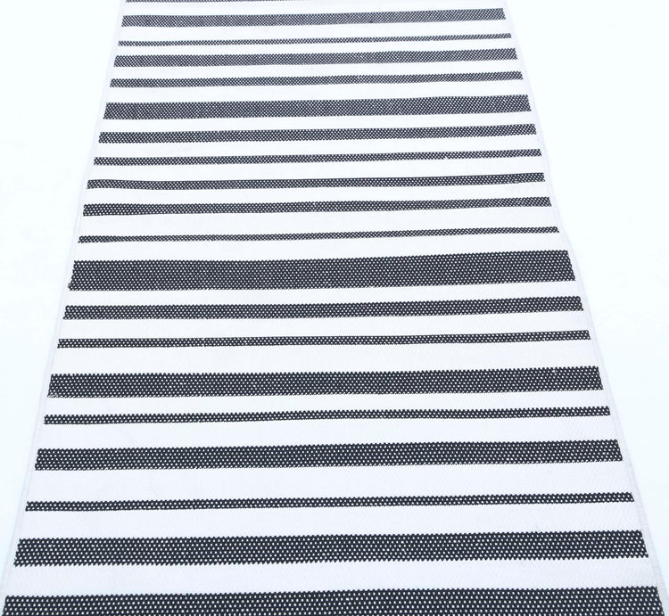 Transitional Power Loomed Vista MM Wool Rug of Size 2'7'' X 6'7'' in Ivory and Black Colors - Made in Turkey