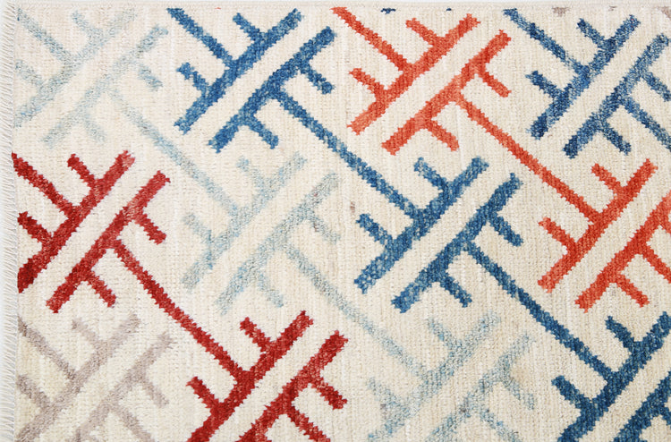 Transitional Hand Knotted Modcar Oushak Wool Rug of Size 5'8'' X 8'1'' in Ivory and Blue Colors - Made in Afghanistan