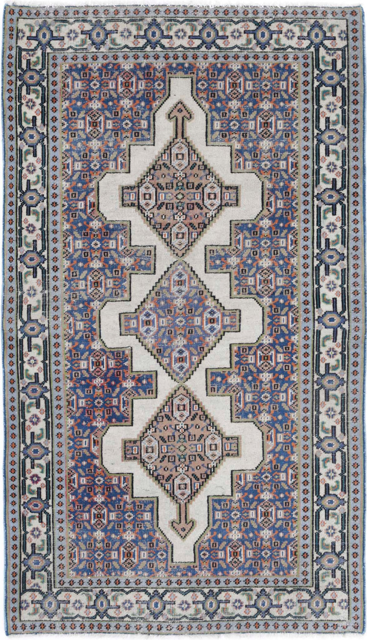 Persian Hand Knotted Shiraz Shiraz Wool Rug of Size 2'10'' X 5'1'' in Ivory and Blue Colors - Made in Iran