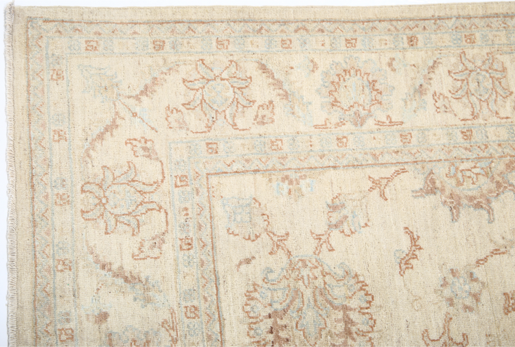 Hand Knotted Serenity Wool Rug - 5' 5" X 7' 6" 5' 5" X 7' 6" (165 X 229) / Ivory / Wool