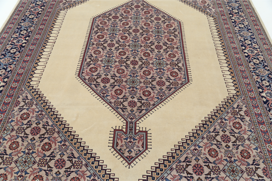 Hand Knotted Heritage Wool Rug - 7' 11" X 10' 10" 7' 11" X 10' 10" (241 X 330) / Ivory / Wool