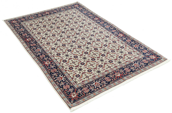 Hand Knotted Heritage Wool Rug - 4' 0" X 5' 10" 4' 0" X 5' 10" (122 X 178) / Ivory / Wool