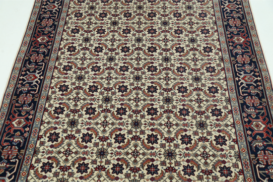 Hand Knotted Heritage Wool Rug - 4' 0" X 5' 10" 4' 0" X 5' 10" (122 X 178) / Ivory / Wool