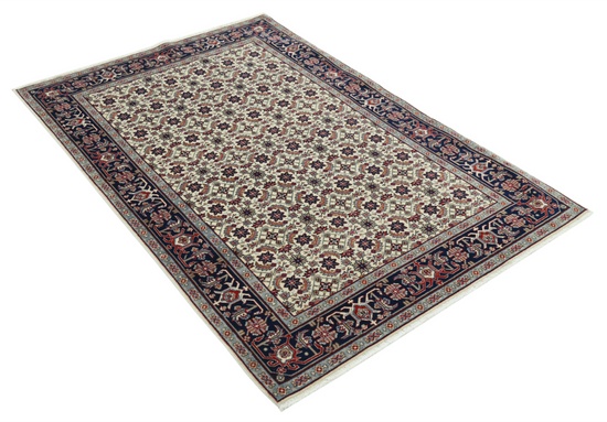 Hand Knotted Heritage Wool Rug - 4' 0" X 5' 10" 4' 0" X 5' 10" (122 X 178) / Ivory / Wool