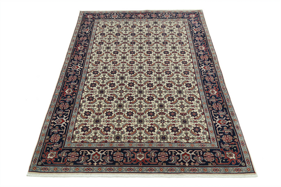 Hand Knotted Heritage Wool Rug - 4' 0" X 5' 10" 4' 0" X 5' 10" (122 X 178) / Ivory / Wool