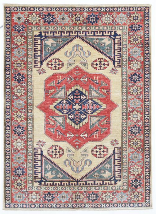 Hand Knotted Kazak Wool Rug - 4' 9" X 6' 6" 4' 9" X 6' 6" (145 X 198) / Ivory / Wool