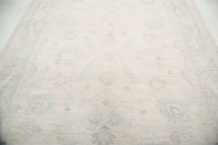 Hand Knotted Oushak Wool Rug - 8' 1" X 10' 0" 8' 1" X 10' 0" (246 X 305) / Ivory / Wool