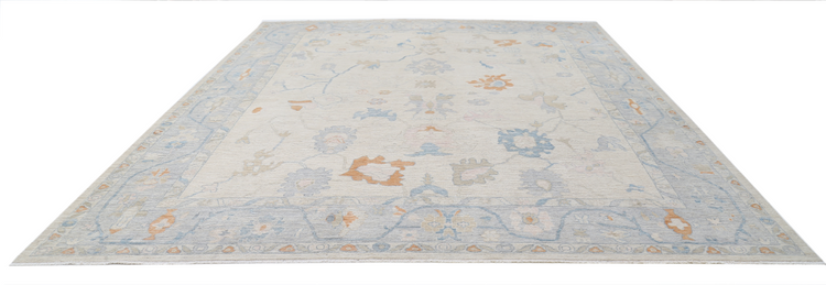 Hand Knotted Oushak Wool Rug - 12' 1" X 14' 6" 12' 1" X 14' 6" (368 X 442) / Ivory / Wool