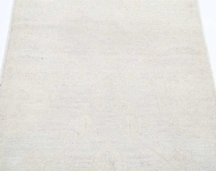 Hand Knotted Oushak Wool Rug - 2' 6" X 8' 0" 2' 6" X 8' 0" (76 X 244) / Ivory / Wool