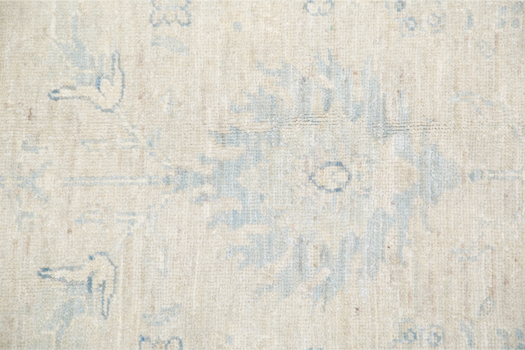 Hand Knotted Serenity Wool Rug - 8' 1" X 9' 8" 8' 1" X 9' 8" (246 X 295) / Ivory / Wool