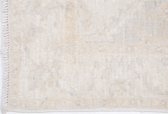 Hand Knotted Serenity Wool Rug - 2' 9" X 6' 4" 2' 9" X 6' 4" (84 X 193) / Grey / Wool