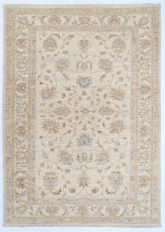 Hand Knotted Serenity Wool Rug - 5' 7" X 7' 10" 5' 7" X 7' 10" (170 X 239) / Ivory / Wool