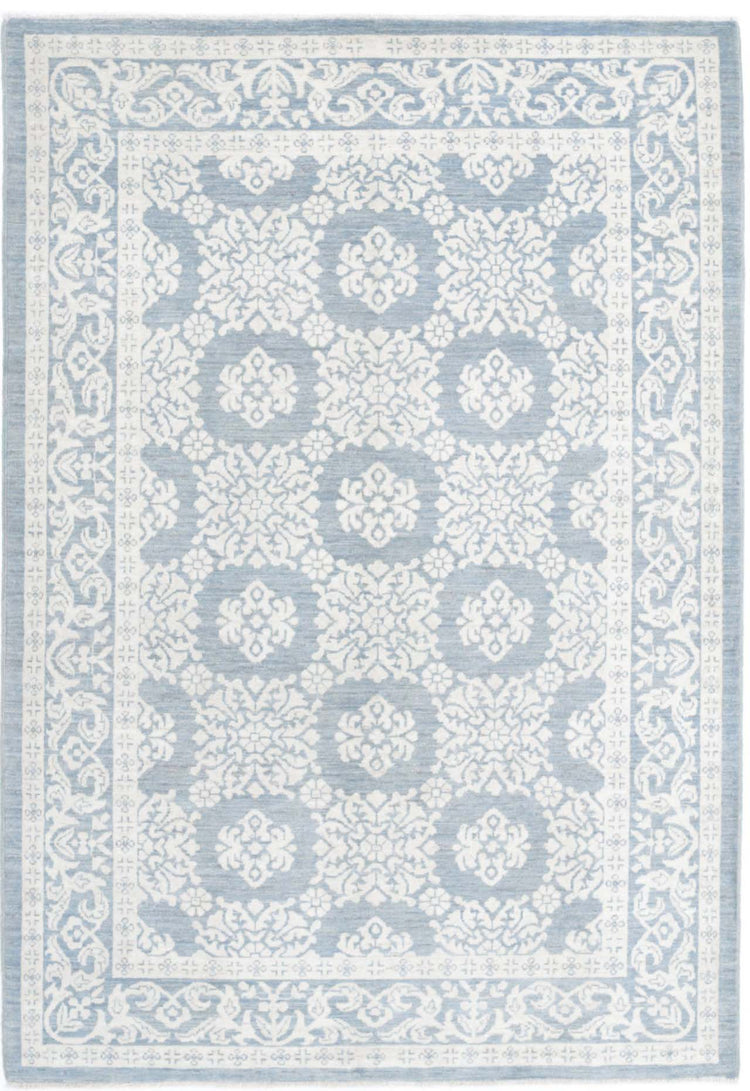Hand Knotted Fine Serenity Wool Rug - 4'4'' x 6'6''