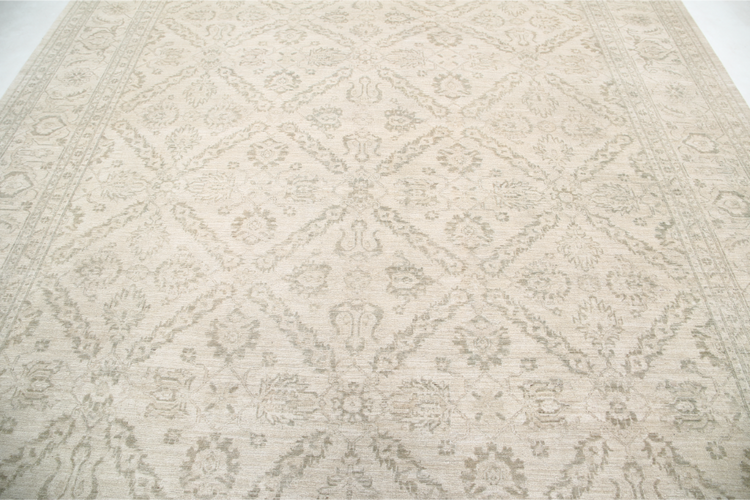 Hand Knotted Serenity Wool Rug - 9' 9" X 12' 10" 9' 9" X 12' 10" (297 X 391) / Ivory / Wool