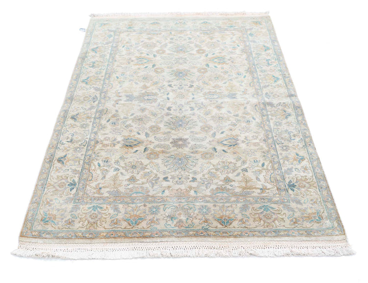 Traditional Hand Knotted Agra Agra Wool Rug of Size 3'11'' X 6'0'' in Ivory and Grey Colors - Made in India