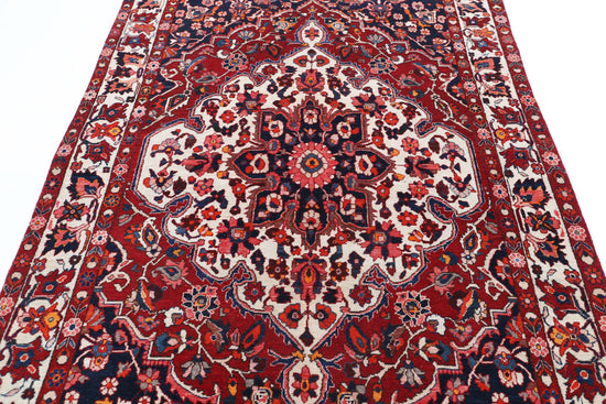Persian Hand Knotted Bakhtiari Bakhtiari Wool Rug of Size 5'3'' X 8'1'' in Red and Ivory Colors - Made in Iran