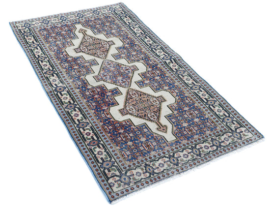 Persian Hand Knotted Shiraz Shiraz Wool Rug of Size 2'10'' X 5'1'' in Ivory and Blue Colors - Made in Iran